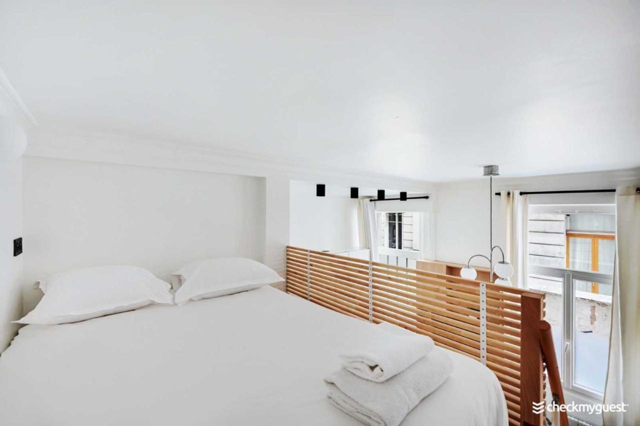 Beautiful -1br-4p- Tour Eiffel - Invalides Apartment