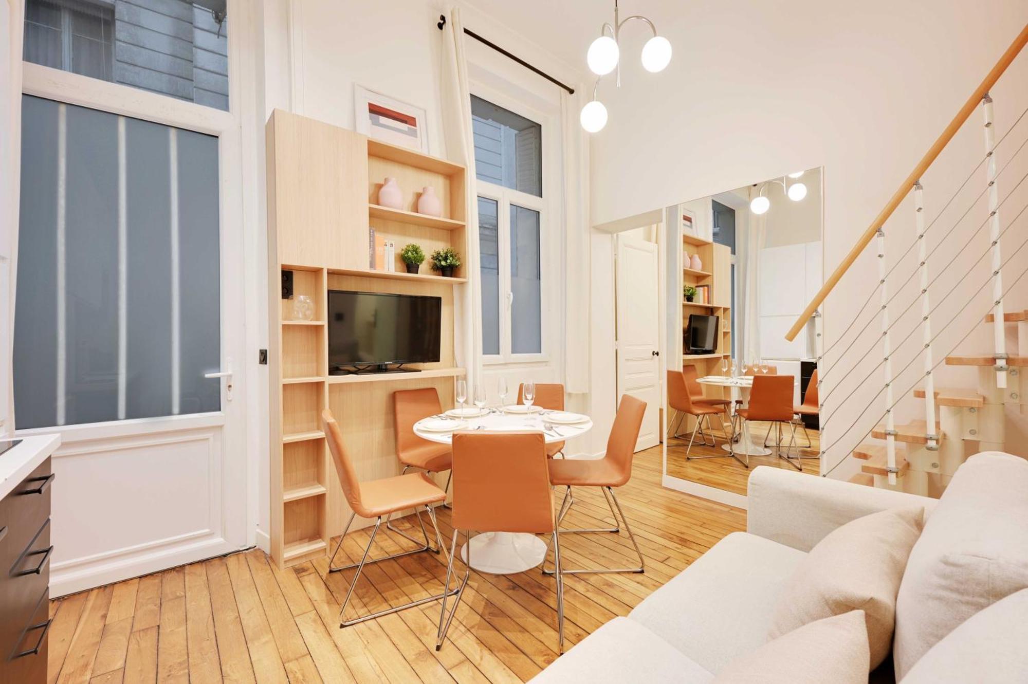 Beautiful -1br-4p- Tour Eiffel - Invalides Apartment Paris