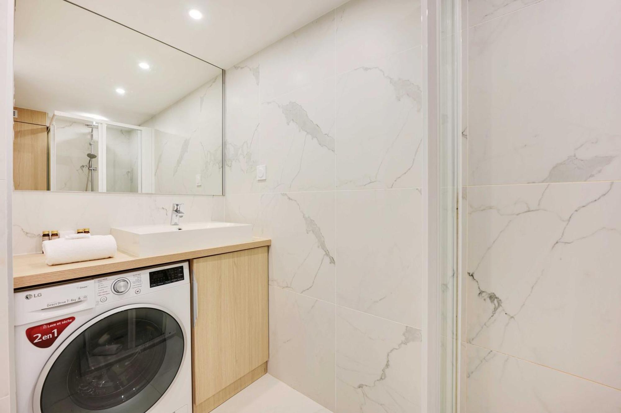 Beautiful -1br-4p- Tour Eiffel - Invalides Apartment *